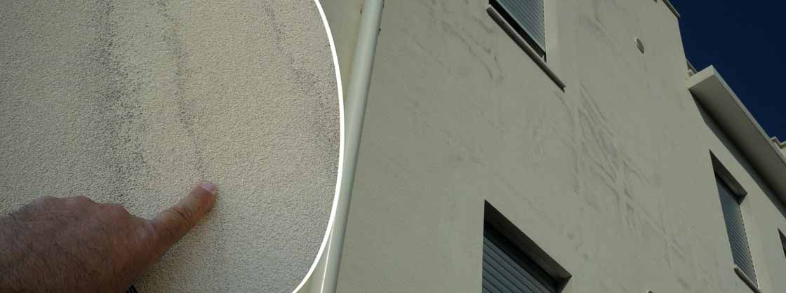Rivestimento a cappotto con fessure lungo i pannelli isolanti